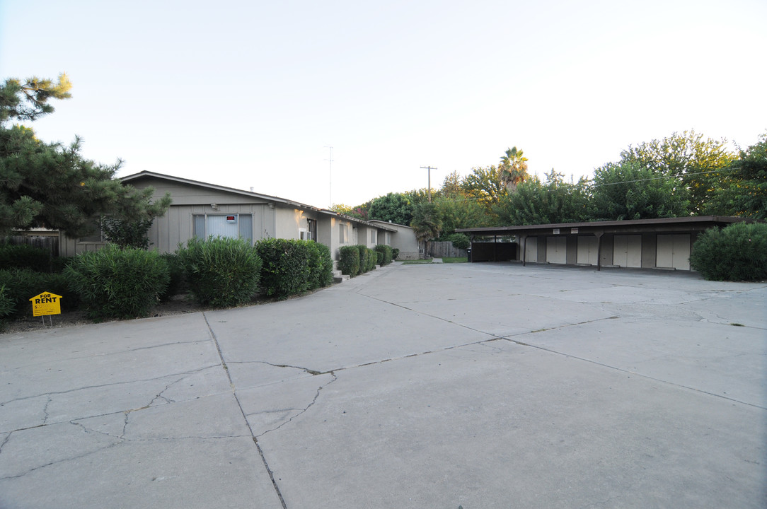 1907 Celeste Ct in Modesto, CA - Building Photo