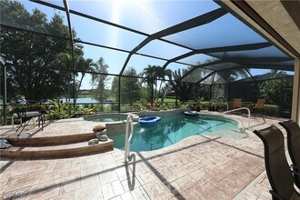 15022 Balmoral Loop in Ft. Myers, FL - Foto de edificio - Building Photo