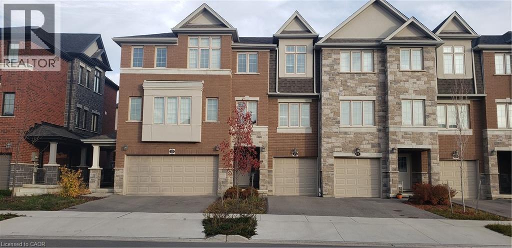 19 Sportsman Hill St in Kitchener, ON - Building Photo