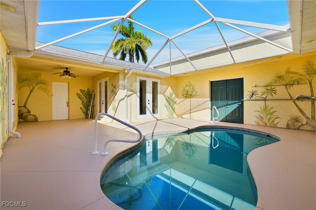 1012 SE 5th Terrace in Cape Coral, FL - Building Photo