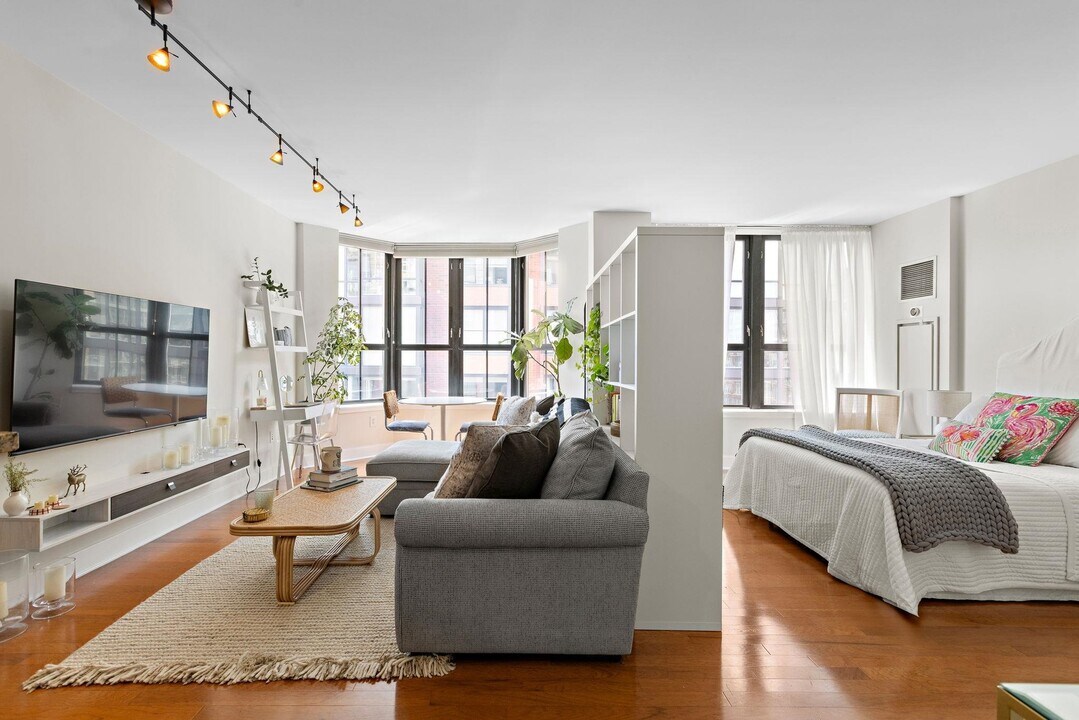 1025 Maxwell Ln in Hoboken, NJ - Building Photo