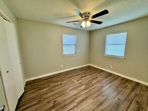 6521 W Double Springs Rd in Fayetteville, AR - Building Photo - Building Photo