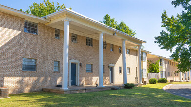 Windsor Apartments in Fort Smith, AR - Building Photo - Building Photo