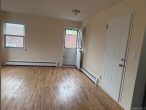61-26-61164 164th St in Queens, NY - Building Photo - Building Photo