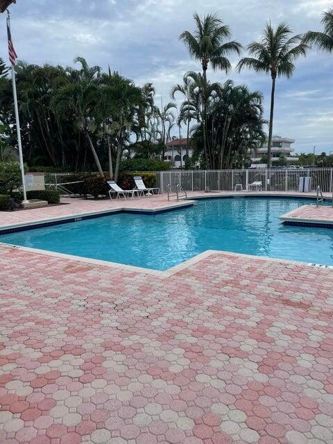 6560 Via Regina in Boca Raton, FL - Building Photo - Building Photo