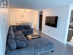 156 Enfield Pl in Mississauga, ON - Building Photo - Building Photo