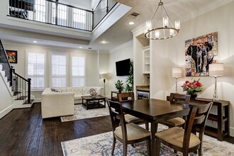 1045 W 22nd St in Houston, TX - Building Photo - Building Photo