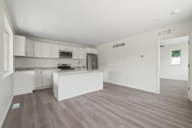 34 Cross St, Unit 34 Cross St #3 Auburn Hills MI 48326 in Auburn Hills, MI - Building Photo - Building Photo