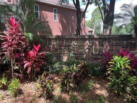 2809 Safe Harbor Dr in Tampa, FL - Building Photo