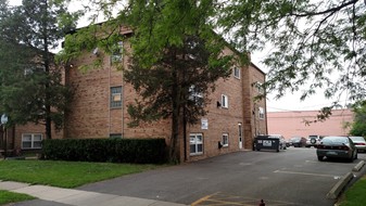 710 W Roy Dr Apartments