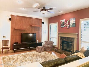 8699 Canopy Oaks Dr in Jacksonville, FL - Building Photo - Building Photo