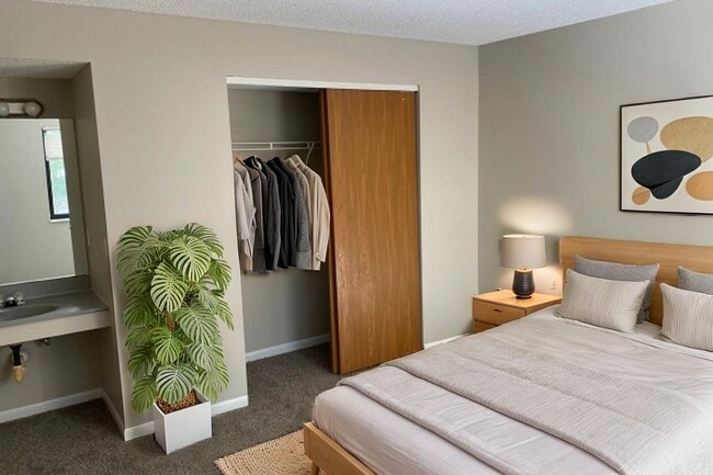 Harbour Cove Apartments in Cincinnati, OH - Building Photo - Building Photo