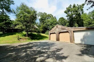 67 Ketchamtown Rd in Wappingers Falls, NY - Building Photo - Building Photo