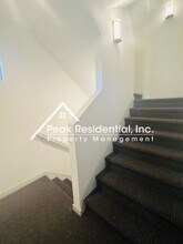 437 Lug Ln in Sacramento, CA - Building Photo - Building Photo