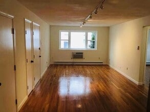 104 Trowbridge St, Unit 4 in Cambridge, MA - Building Photo - Building Photo