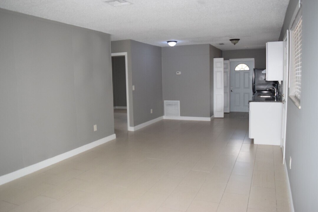 3094 SE Clayton St in Stuart, FL - Building Photo