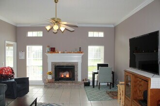 63 Norwich Cir in Niceville, FL - Building Photo - Building Photo