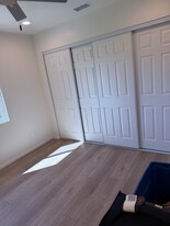 2214 Finch Ln in San Diego, CA - Building Photo