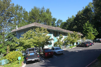 Sun Vista Apartments in Kent, WA - Building Photo - Building Photo