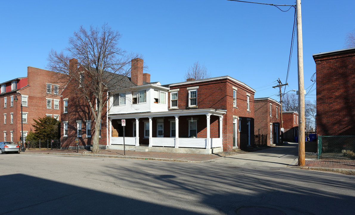 95 Pleasant St in Manchester, NH - Foto de edificio