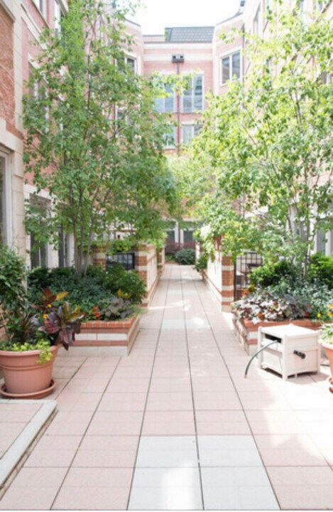 1430 N La Salle Dr, Unit f1 in Chicago, IL - Building Photo