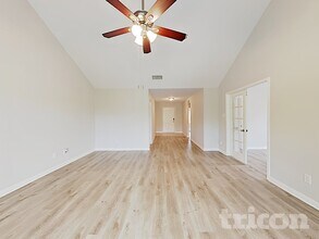 111 Drover Ridge Rd in Newark, TX - Building Photo - Building Photo