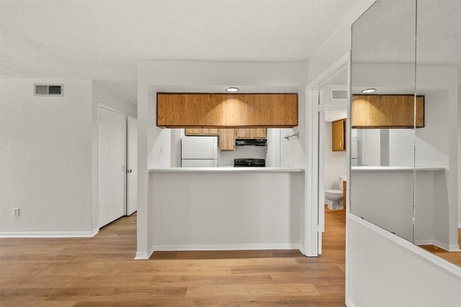 property at 1516 Bay Area Blvd