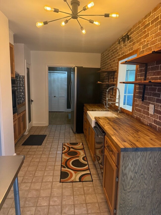 617 Gatewood Ave in High Point, NC - Building Photo - Building Photo