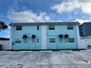 117 140th Ave E in Madeira Beach, FL - Building Photo - Building Photo