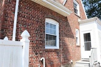 58 Post Rd in Fairfield, CT - Building Photo - Building Photo
