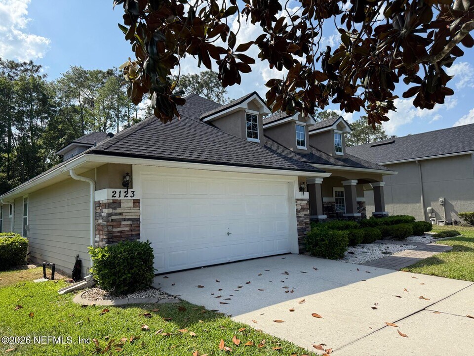 2123 Thorn Hollow Ct in St. Augustine, FL - Building Photo