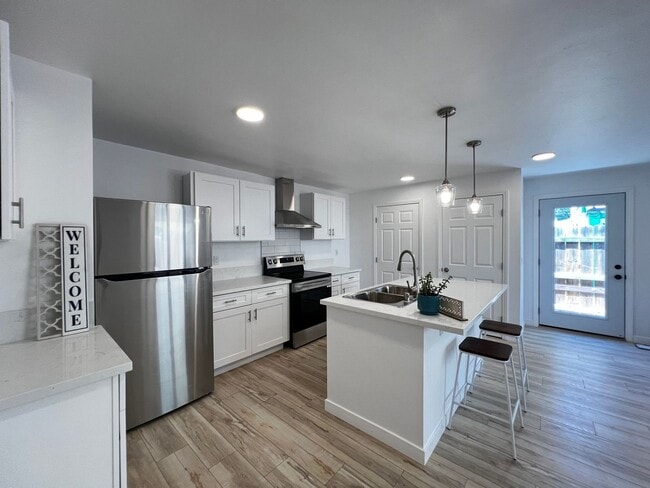 property at 4250 Estrella Ave