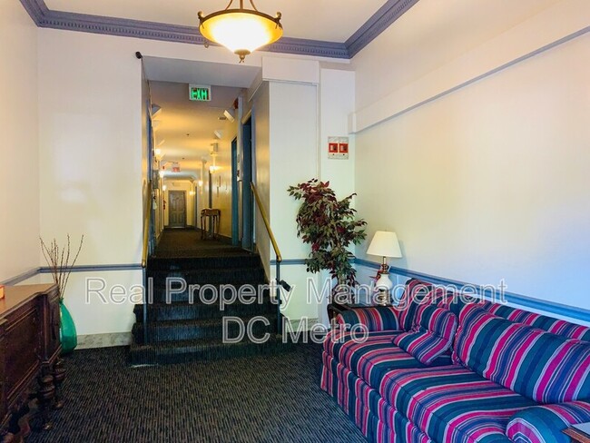 property at 815 Maryland Ave NE