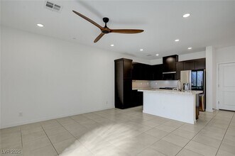 230 Freeport Vw Pl in Henderson, NV - Foto de edificio - Building Photo