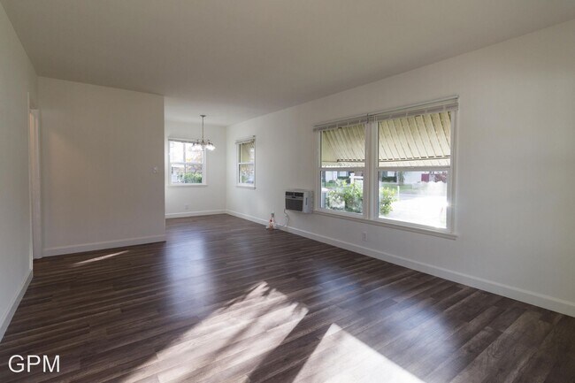 1614 N Hollywood Way in Burbank, CA - Building Photo - Building Photo