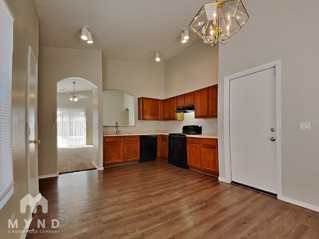 8617 W Echo Ln in Peoria, AZ - Building Photo - Building Photo