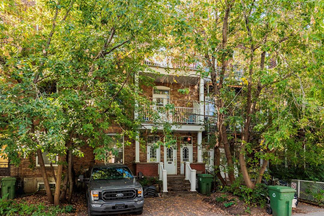 2162 Prud'homme Av in Montréal, QC - Building Photo