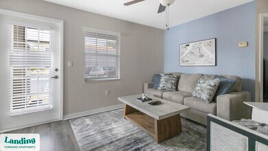 3695 Island Club Dr in North Port, FL - Foto de edificio - Building Photo