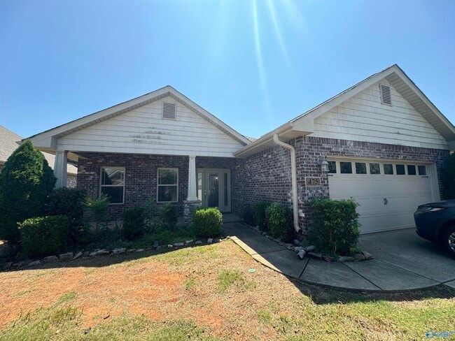 property at 475 E Mossyleaf Dr SW