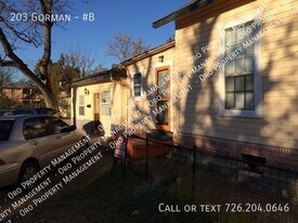 203 Gorman, Unit #B in San Antonio, TX - Building Photo