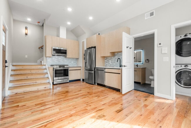 108 Fleming Ave, Unit 1