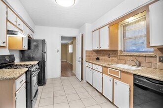 23918 Spring Gum Dr in Spring, TX - Building Photo - Building Photo