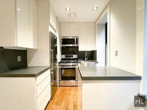 Prince Street, Unit 26 in New York, NY - Foto de edificio - Building Photo