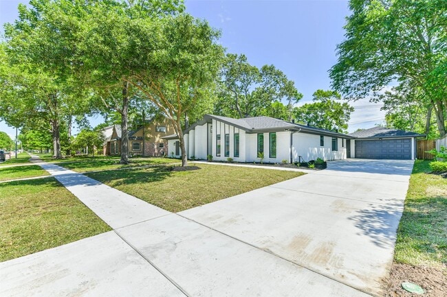 property at 4102 Honey Oaks Dr
