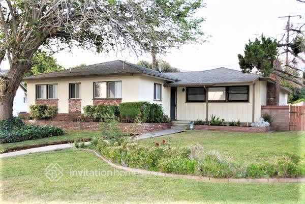 342 Echo Ct E in San Bernardino, CA - Building Photo