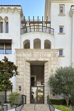 122 N Clark Dr in West Hollywood, CA - Building Photo - Building Photo