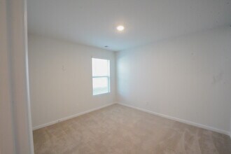 448 Coconut Dr in Bloomingdale, GA - Building Photo - Building Photo