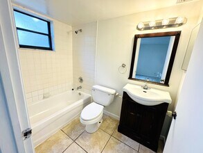 2050 N Congress Ave in West Palm Beach, FL - Building Photo - Building Photo