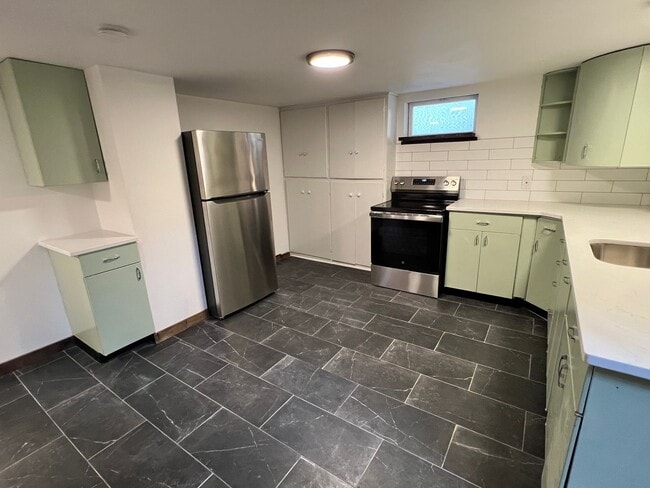 1030 Lindy St in Wenatchee, WA - Building Photo - Building Photo