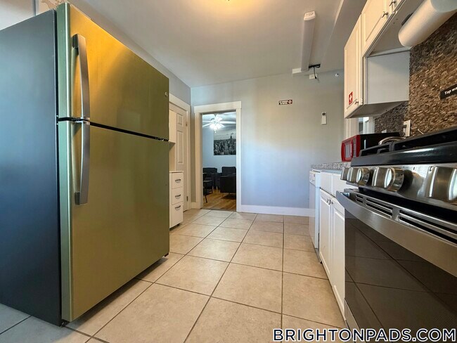 21 Colborne Rd, Unit 3